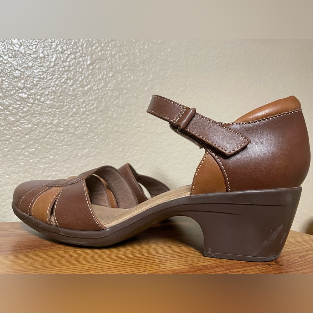 Clarks Emily Daisy Leather Velcro Ankle Strap Pumps W… Gem